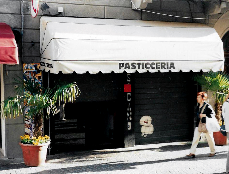 Nel 1979, Cornelia e Fosco, dettero inizio alla nuova gestione del bar Messicano, storico bar sul corso Matteotti nella nostra Pontedera...